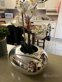 Vaso soprammobile con orchidea