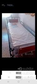 nuovo letto ospedaliero completo di materasso 