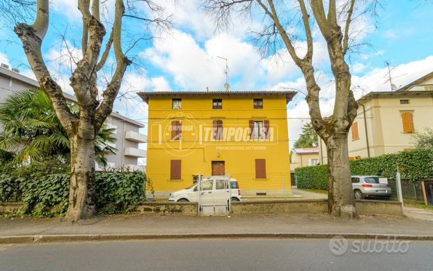 Trilocale al secondo piano con cantina, posto auto