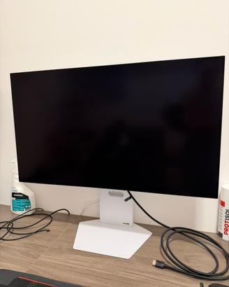 Monitor LG UltraGear Oled 32” 4K
