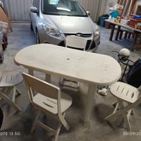 TAVOLO IN PLASTICA PER ESTERNI CON SEDIE