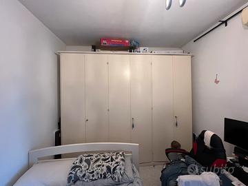 Mobile bianco per camera da letto completo