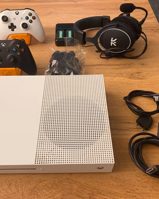 XBOX OneS con JoyPad-Cuffie e Accessori