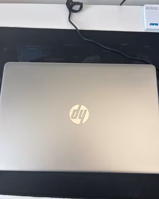HP-15s-intel core i5-8GB ram-ssd 512GB-15,6”fullHD