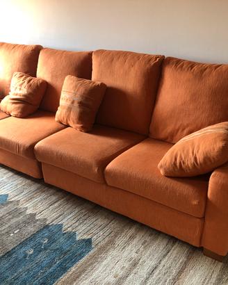 Divano 4 posti color terracotta – buone condizioni