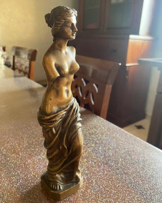 Statua