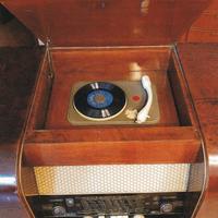 RADIOFONOGRAFO  -  WATT  RADIO  con GIRADISCHI