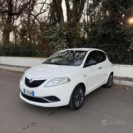 Lancia Ypsilon 1.2 69 CV 5 porte Gold