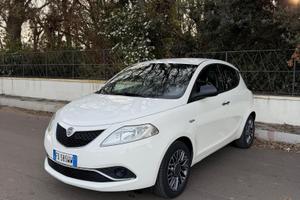 Lancia Ypsilon 1.2 69 CV 5 porte Gold