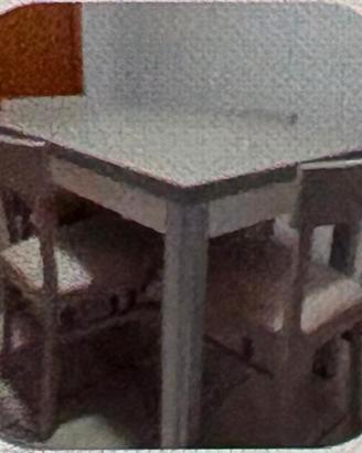 Tavolo e sedie da cucina 