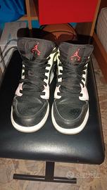 air Jordan 1 mid glow in the dark