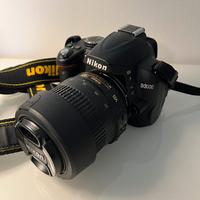 Nikon D3000 + obiettivo Nikon 18-55+borsa Lowepro