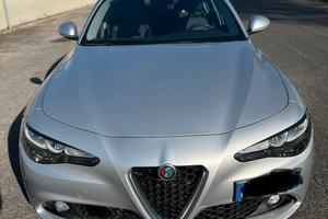 Alfa Giulia, sempre garage, motore perfetto