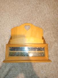 Portalettere in legno