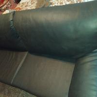 divano semi pelle nero