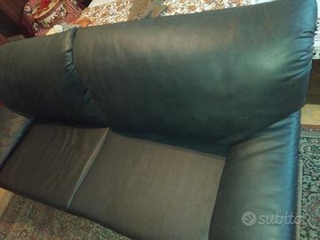 divano semi pelle nero