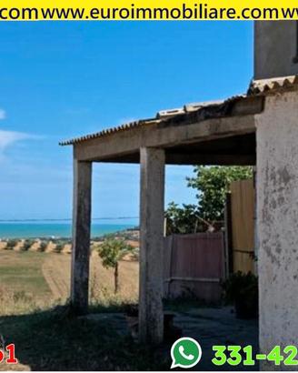 Fabbricato da ristrutturare vista mare con terreno