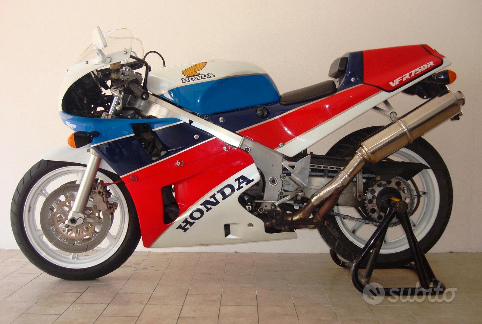 Honda Vfr750 Honda Rc30 Vendo HONDA VFR 750 Acquistare Un Veicolo