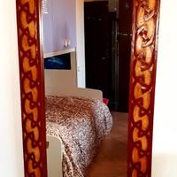 Specchio etnico in legno