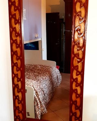 Specchio etnico in legno