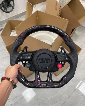 Volante in carbonio per Audi