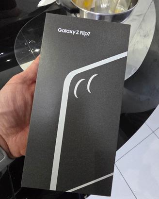 Samsung Z Flip 7 nuovo, sigillato, da attivare.