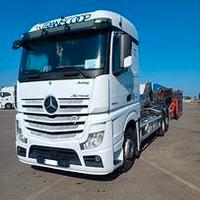 Mercedes Actros scarrabile