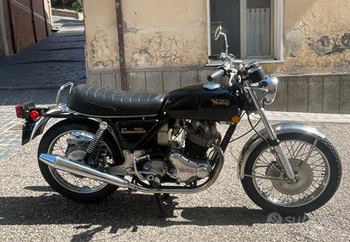 Norton Commando 750 Roadster