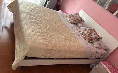 Letto matrimoniale senza materasso