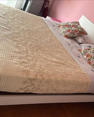 Letto matrimoniale senza materasso
