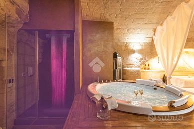 CASA INDIPENDENTE A ORIA