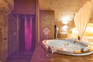 CASA INDIPENDENTE A ORIA