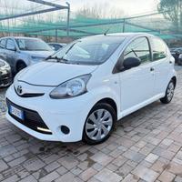 Toyota Aygo 1.0 12V VVT-i 5 porte Cool Soda Connec