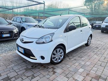 Toyota Aygo 1.0 12V VVT-i 5 porte Cool Soda Connec