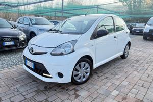 Toyota Aygo 1.0 12V VVT-i 5 porte Cool Soda Connec