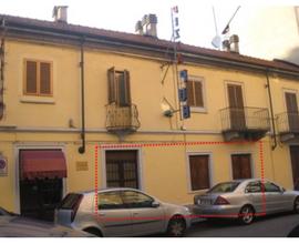 Negozio a Torino, via Leinì 19/D
