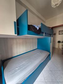 Cameretta, cassettiera, scrivania e DIVANO OMAGGIO