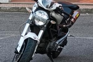 Ducati Monster 696