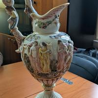 Brocca / anfora in porcellana Capodimonte