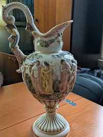Brocca / anfora in porcellana Capodimonte