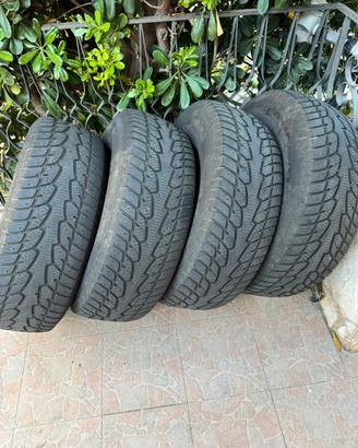 Pneumatici 275/70/16