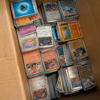 scatolone di carte Pokemon 