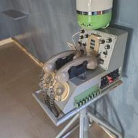 telefono vintage stazione metropolitana 