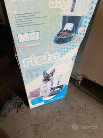 Mangiatoia-Dispensar automatico