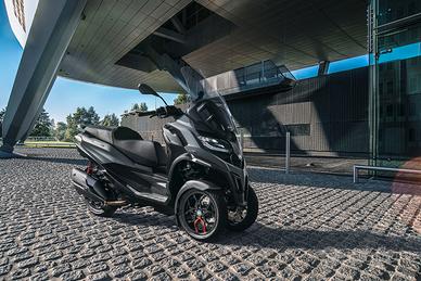 Piaggio MP3 400 hpe KM0