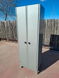 armadio metallico multiuso