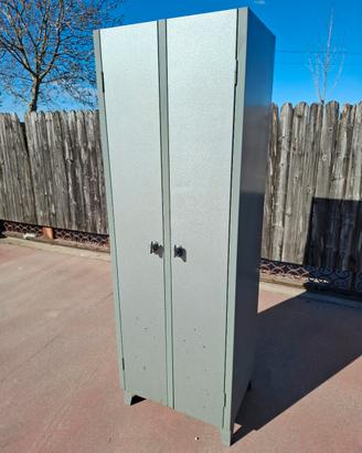 armadio metallico multiuso