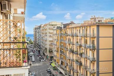 C.so Italia, Camera con Balcone e Bagno Privato