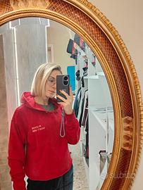 Felpa corta rossa Bershka con cappuccio