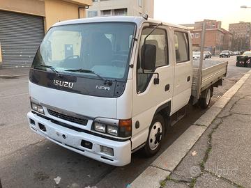 Isuzu 7 posti + cassone fisso